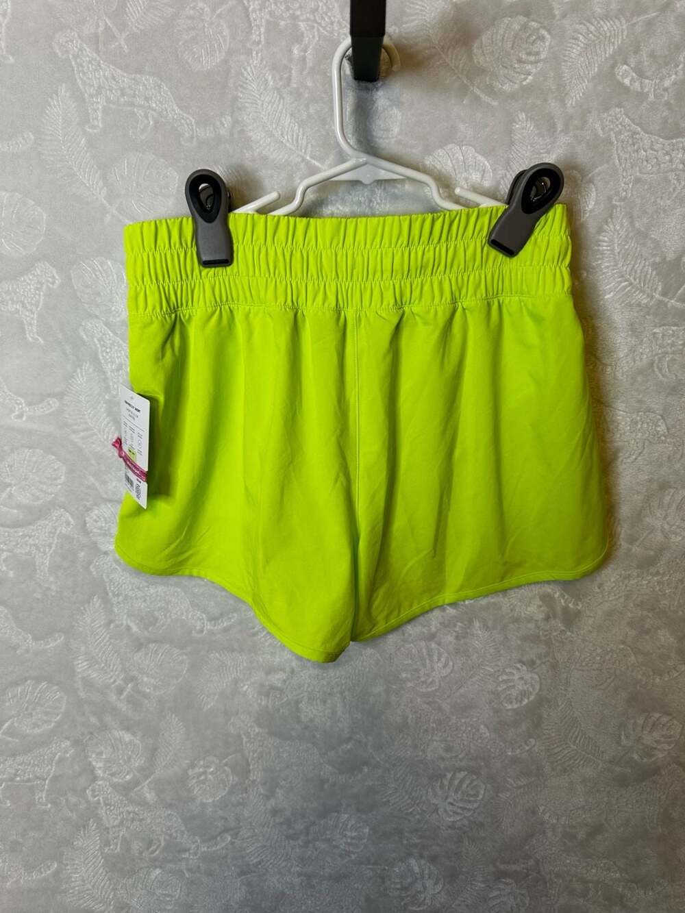 Athleta Girl Run Free 2.5" Short Neon Yellow Size XXL/16